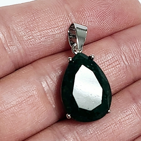Large Emerald 18x12 mm teardrop Silver Pendant - Picture 7 of 8